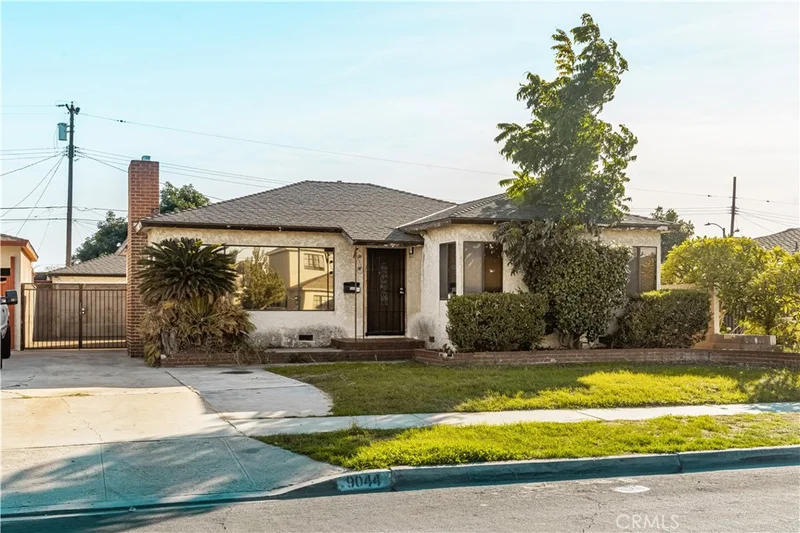 9044 Oak Street, Bellflower, CA 90706