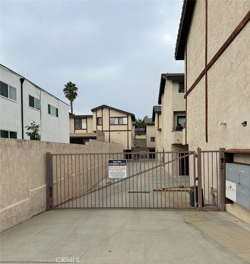 Photo 2 of 1119 Magnolia Avenue 2