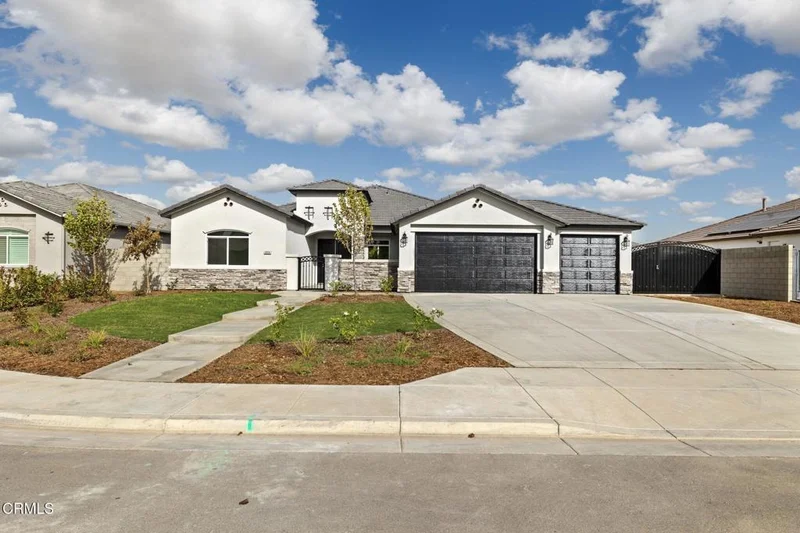 8806 Roverton Court, Bakersfield, CA 93314
