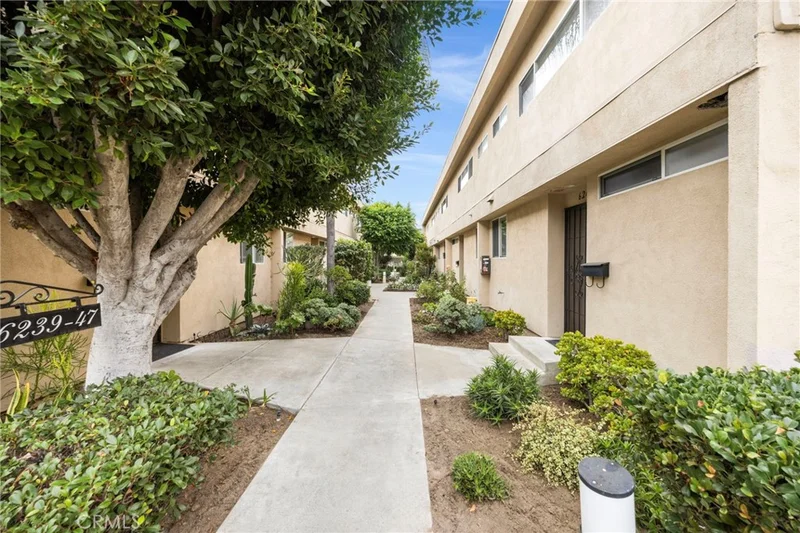 6247 Morse Avenue, North Hollywood, CA 91606