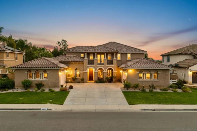 8614 Kendra Ln, Corona, CA 92880