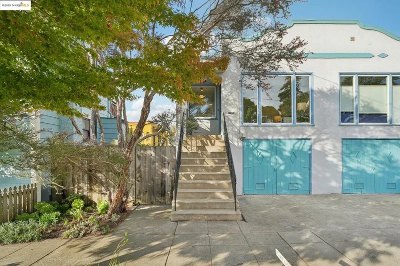 1209 Hearst Ave
