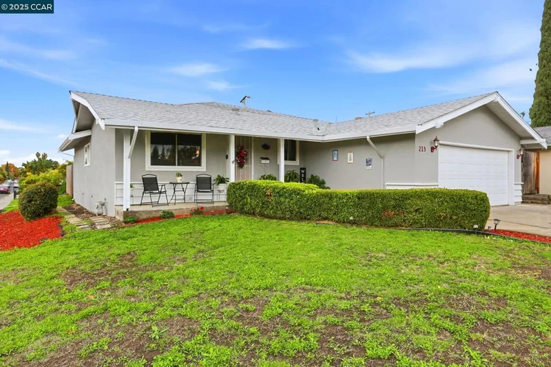 213 Markham Avenue, Vacaville, CA 95688