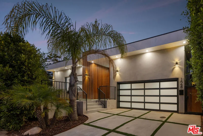 124 S Saltair Avenue, Los Angeles, CA 90049