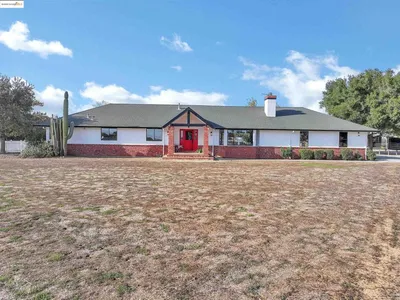 23701 Marsh Creek Rd photo 2