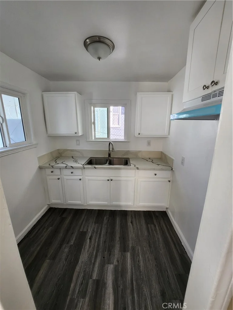 3713 W Imperial 1 photo 2