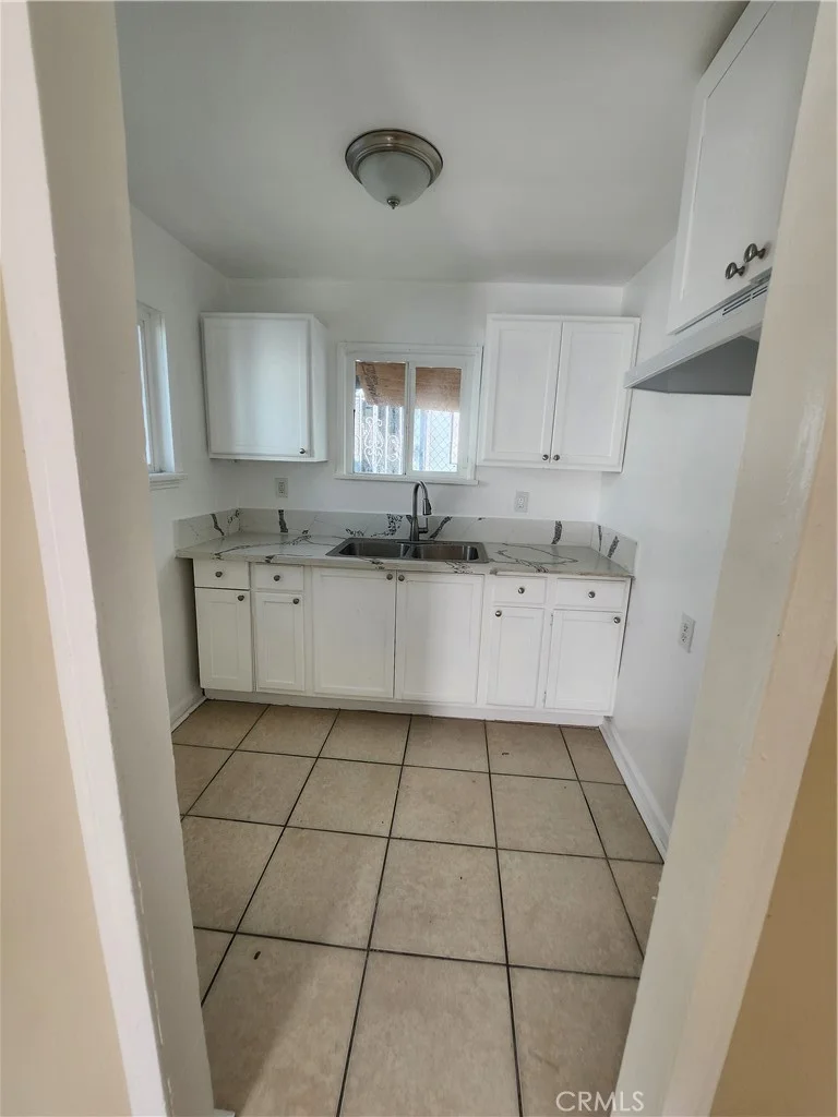 3713 W Imperial 5 photo 2