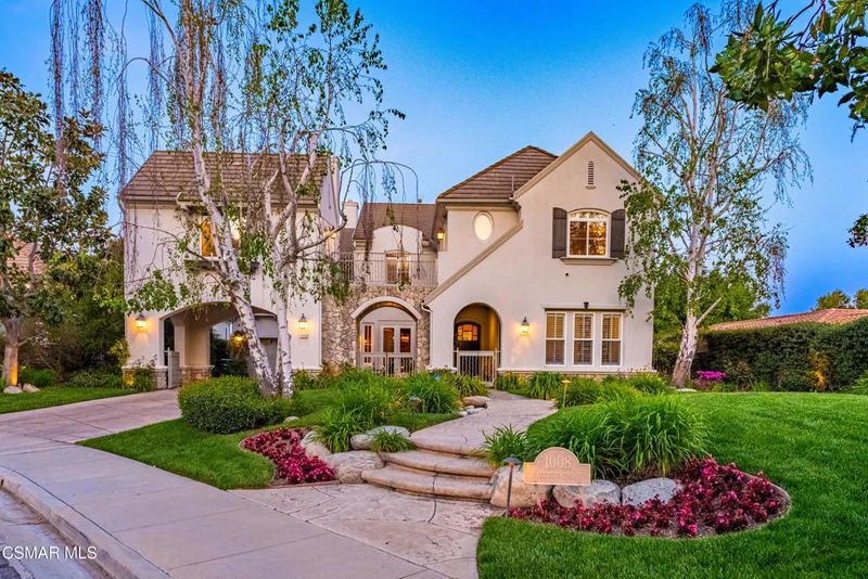 1008 N Country Club Drive, Simi Valley, CA 93065
