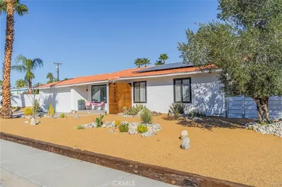 2404 E Bellamy photo 2