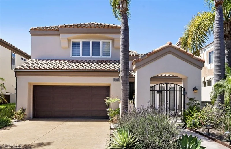 19025 Bayhill Lane, Huntington Beach, CA 92648