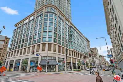 400 S Broadway 1021 photo 2
