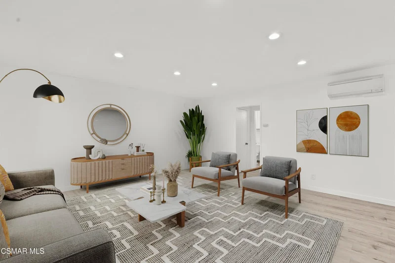 8800 Cedros Avenue 204, Panorama City, CA 91402