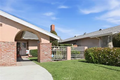 4549 Birchwood photo 2