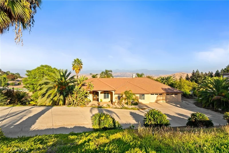 463 High Sierra, Exeter, CA 93221