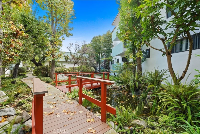 Photo 2 of 5000 S Centinela 101