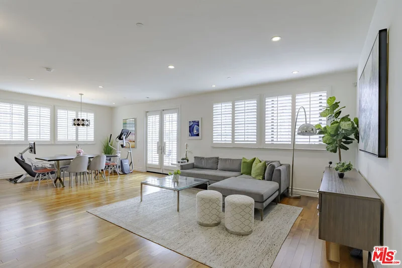 4661 Wilshire Boulevard 204, Los Angeles, CA 90010
