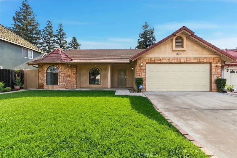 1845 E Evergreen Court, Visalia, CA 93292