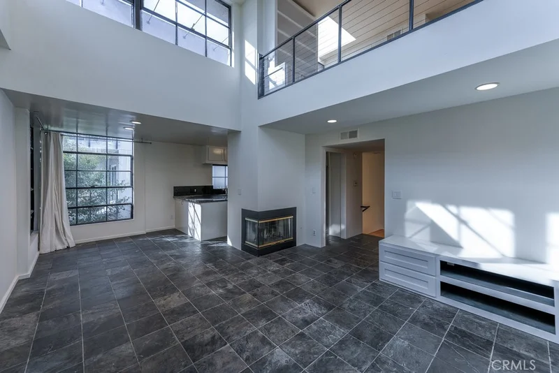 11817 Texas 1, Los Angeles, CA 90025