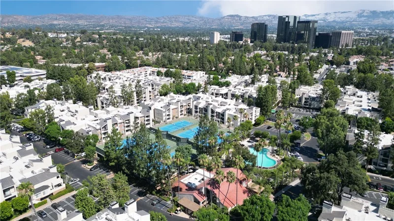 5515 Canoga 318, Woodland Hills, CA 91367