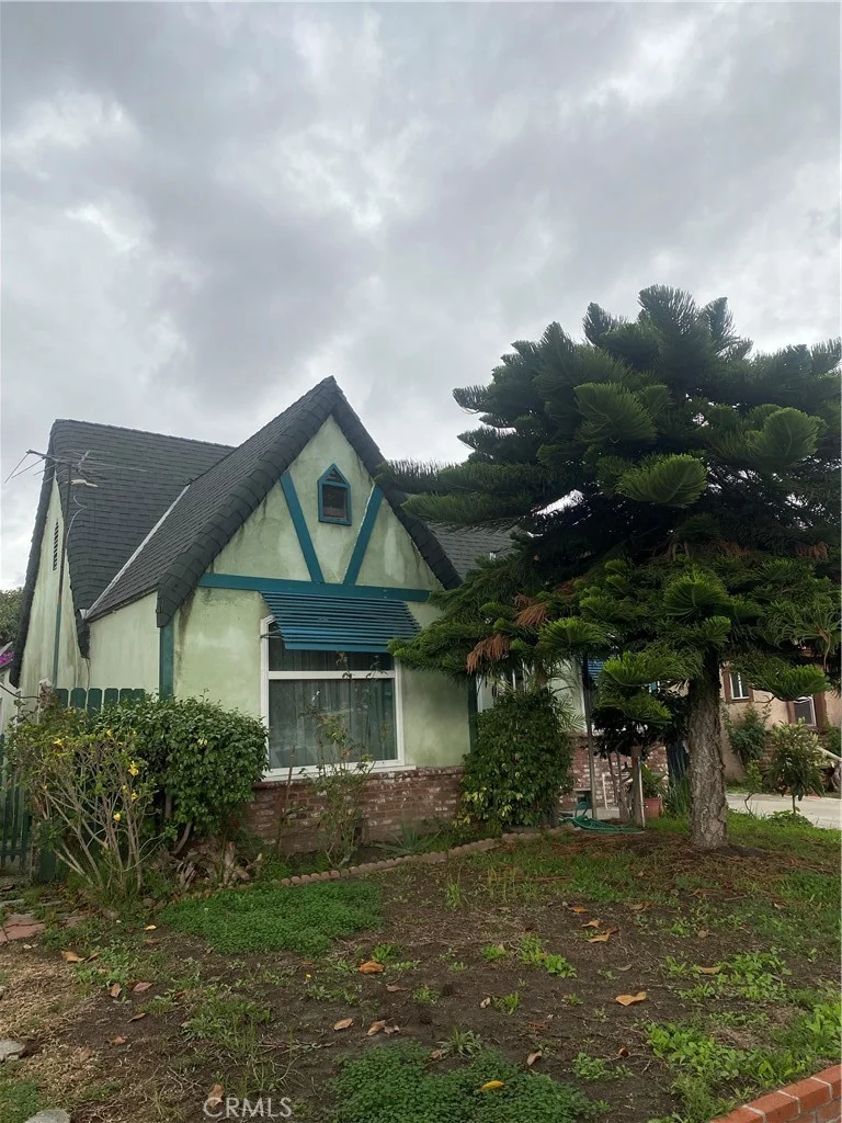 8453 Cypress, South Gate, CA 90280