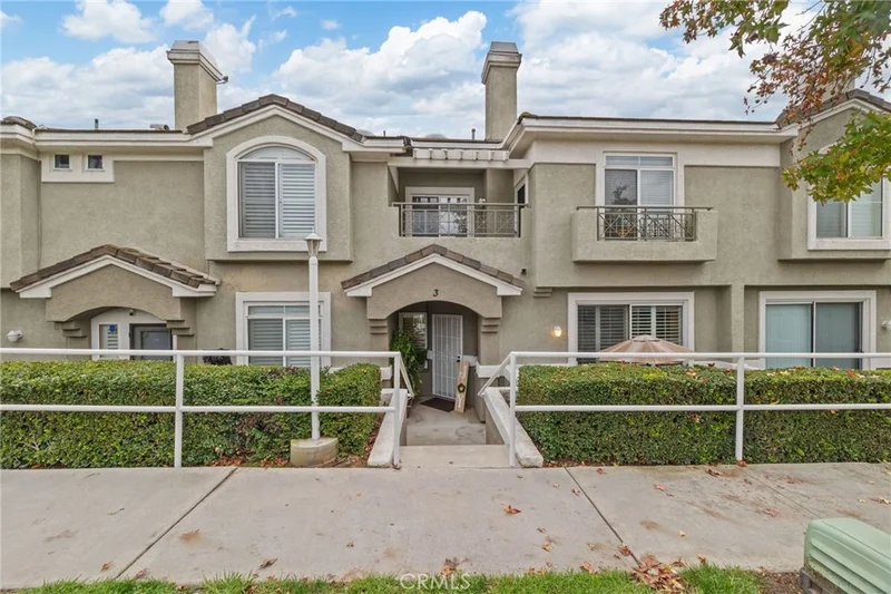2261 Indigo Hills Drive 3, Corona, CA 92879