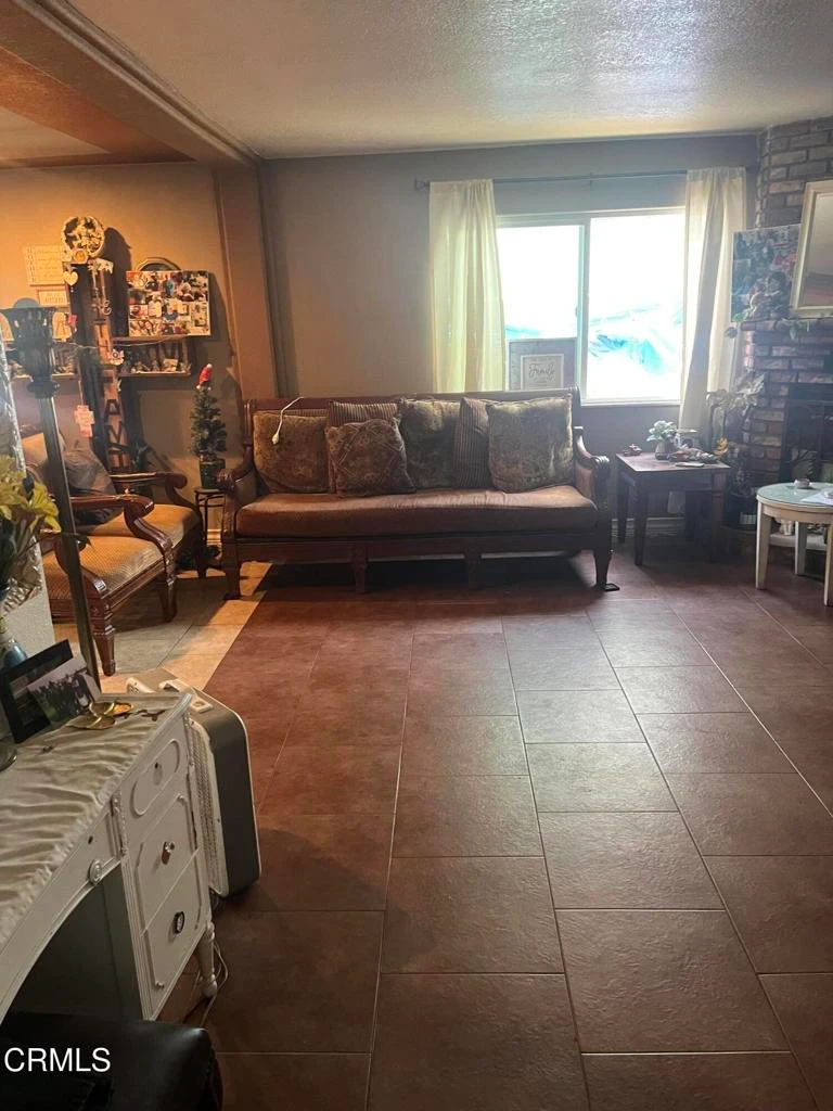 Interior 4