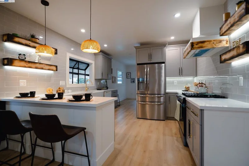 415 W 9Th St