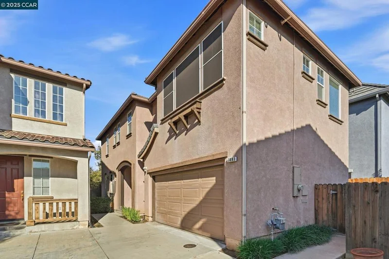 3893 Purple Finch Ln, Modesto, CA 95355