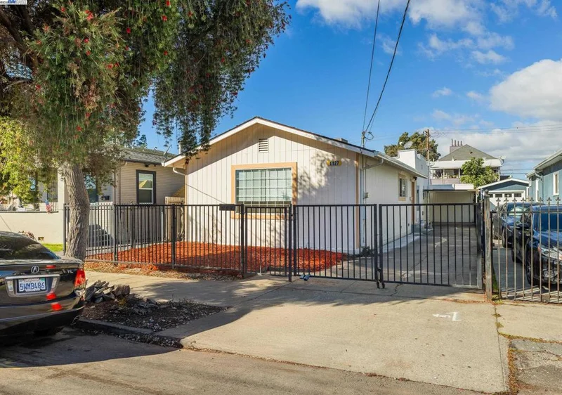 1127 60th Ave, Oakland, CA 94621