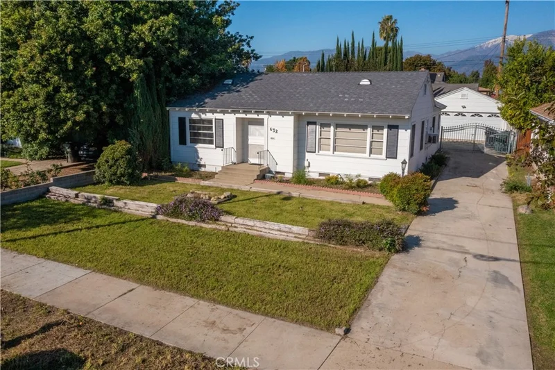 632 W I, Ontario, CA 91762