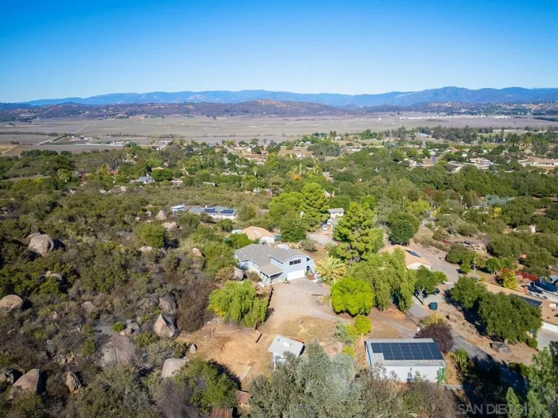18435 Chablis Rd., Ramona, CA 92065