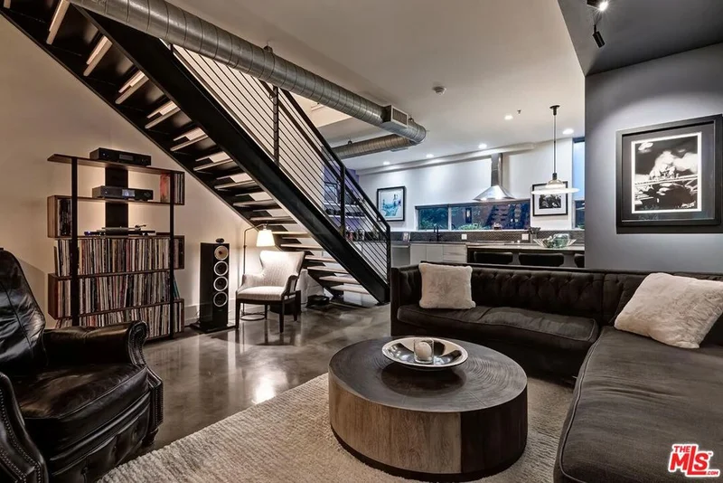 1137 Hacienda Place 104, West Hollywood, CA 90069