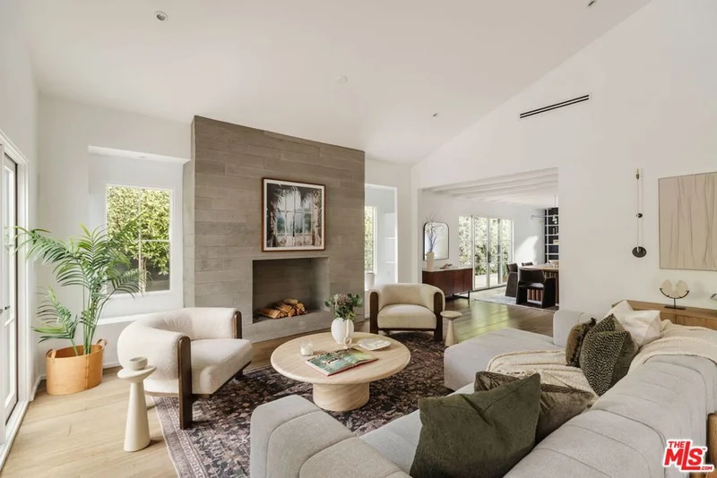 4128 Baywood Street, Los Angeles, CA 90039
