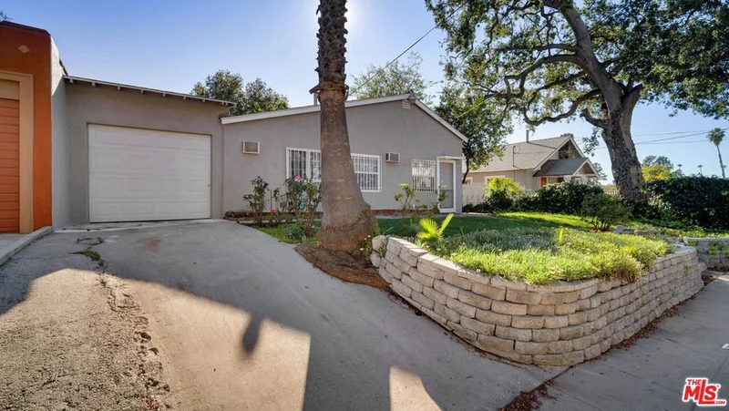 46 E Montana Street, Pasadena, CA 91103
