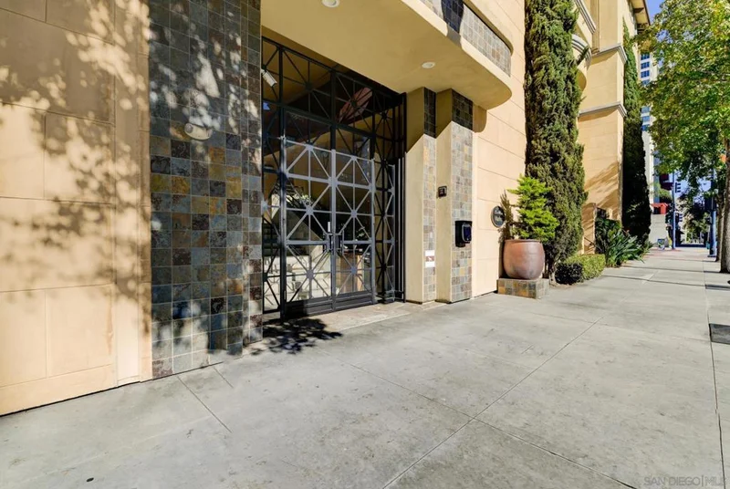 301 W G St 112, San Diego, CA 92101
