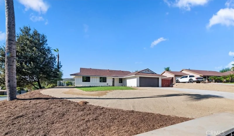 7695 Lakeside Dr, Jurupa Valley, CA 92509