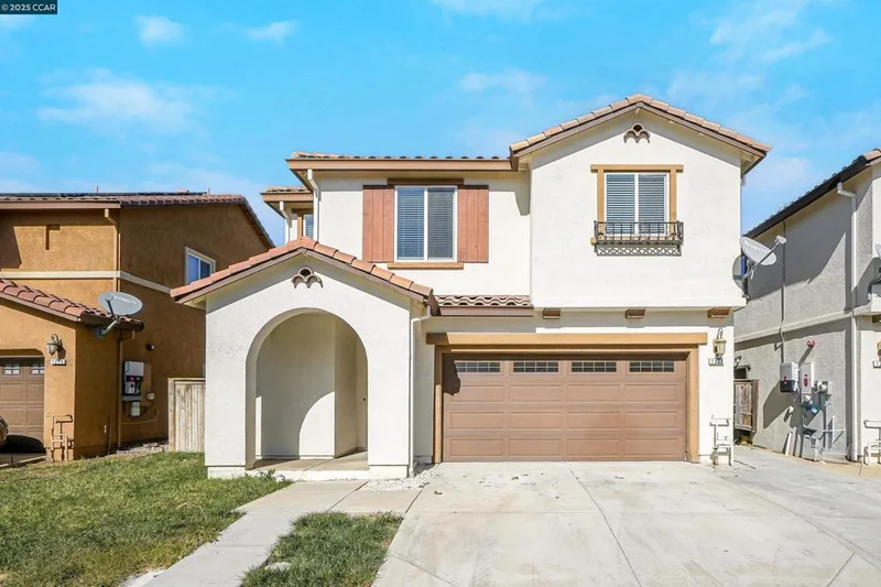 1225 Dartmouth Cir