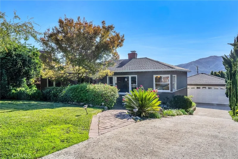 2544 Evelyn Street, Montrose, CA 91020
