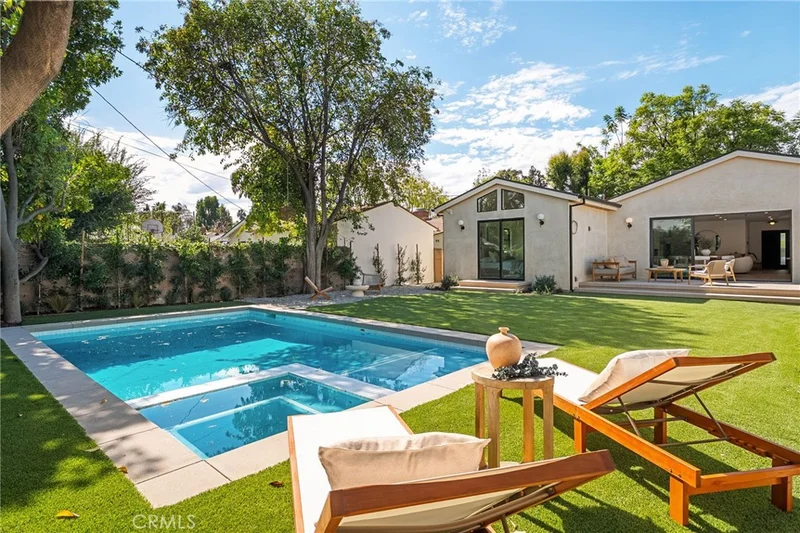 5444 Morella Ave, Valley Village, CA 91607