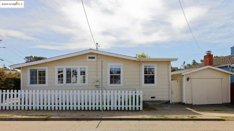 4251 Porter St photo 2