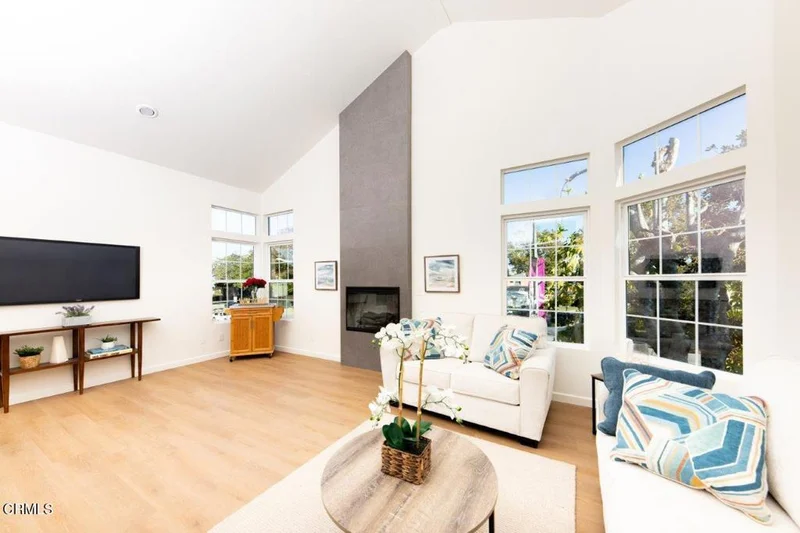 11829 Gateway Boulevard 2, Los Angeles, CA 90064