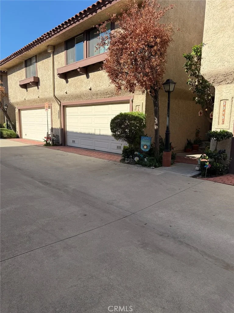 5345 Peck Road B photo 2