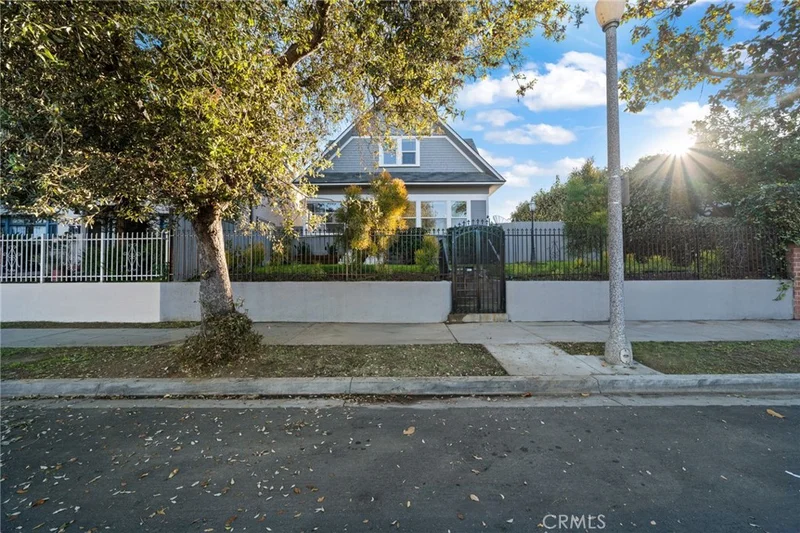 1148 Chestnut Avenue, Long Beach, CA 90813