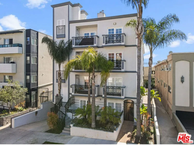 11826 Dorothy Street 201, Los Angeles, CA 90049