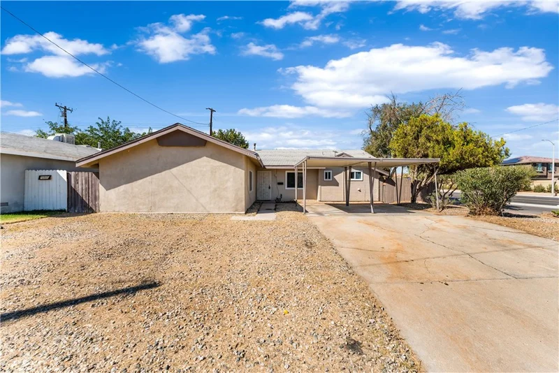 45581 6th Street E, Lancaster, CA 93535