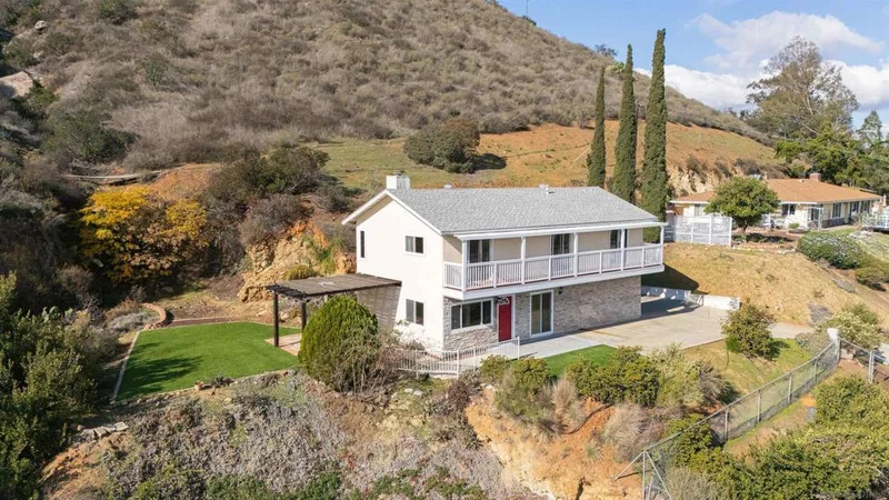 11817 Altadena Rd, Lakeside, CA 92040