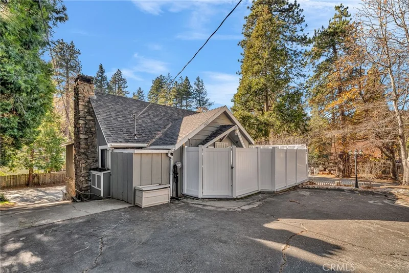 23023 Oak Lane, Crestline, CA 92325