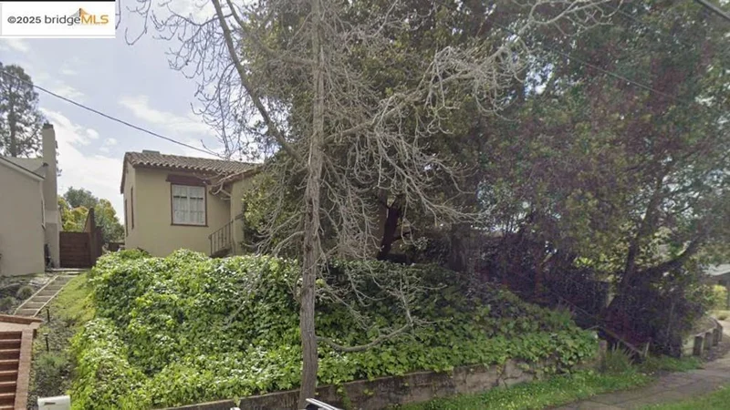1018 Glendora Ave, Oakland, CA 94602
