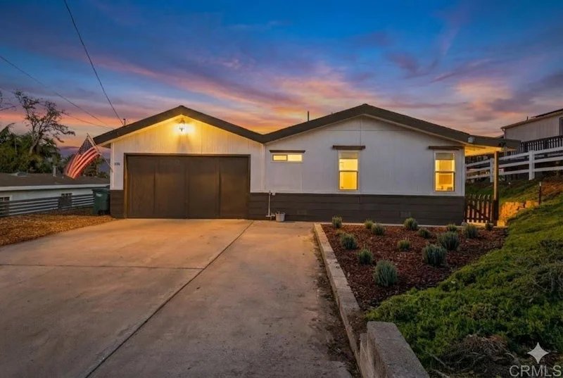 8735 Almond Road, Lakeside, CA 92040