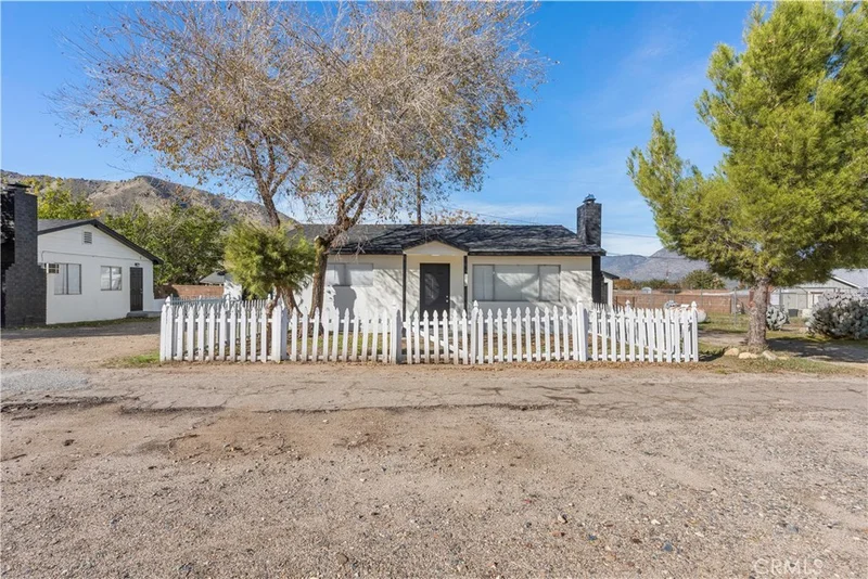 12116 Highway 178